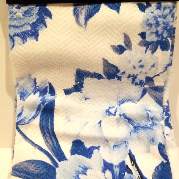 Ralph Lauren Home 2-pack floral (white/blue) Kitchen towel set - Picture 3 of 4